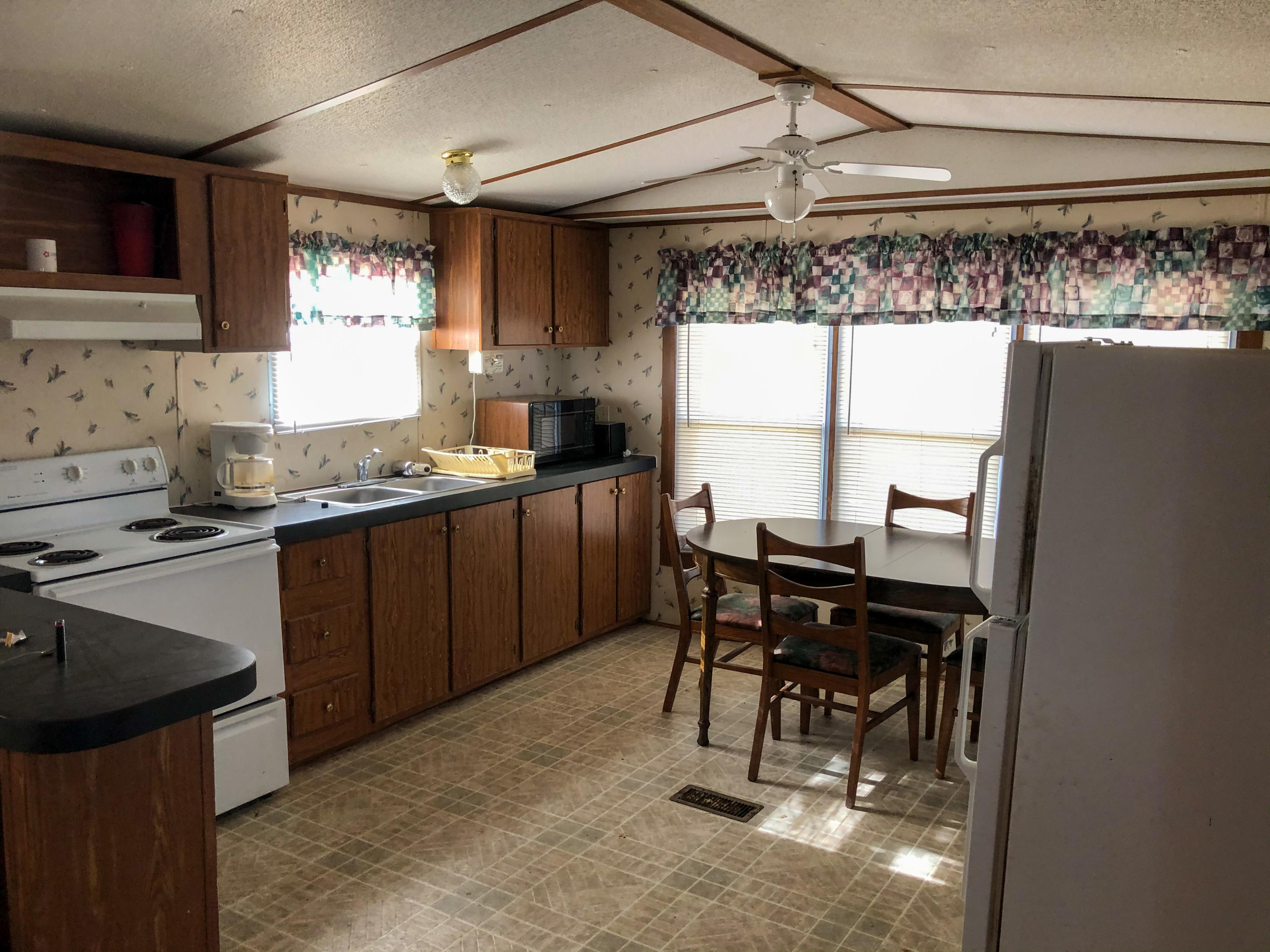 467 Smith McClees Road Monticello, KY 42633 - Photo 10 of 12 DD1B3882-66FC-4C73-8F6D-A0C5A9191833<|><