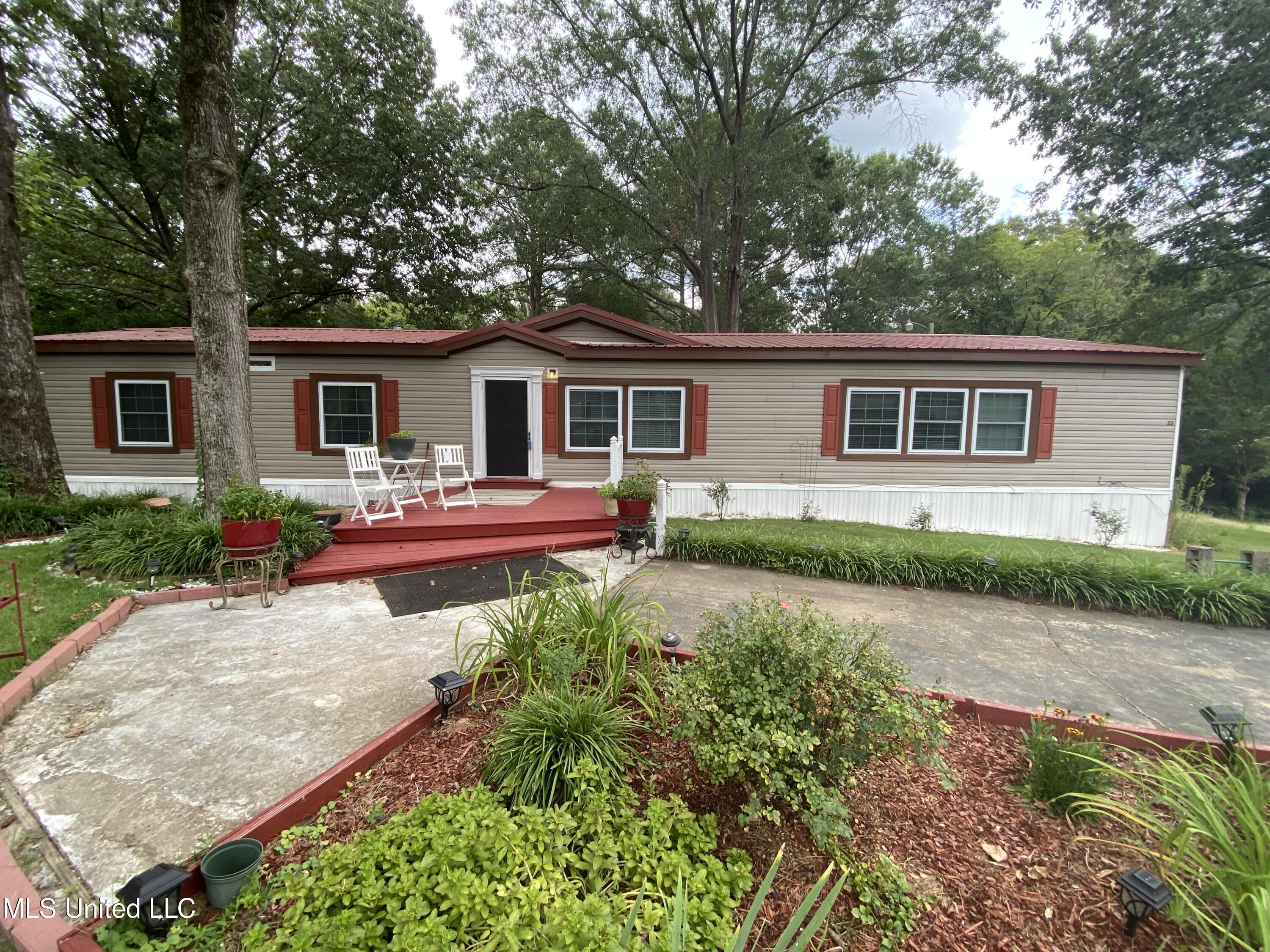 22 Cameron Road Senatobia, MS 38668 - Photo 3 of 36 D0B52E52-64AF-40AA-A0FD-7B3C04B44272