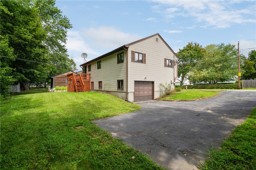 36 Lexington Street Woonsocket, RI 02895 - Photo 4 of 30 Gallery Image 4
