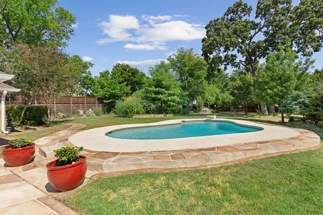 $749,900 | 231 Rancho Vista Drive, Double Oak, TX 75077