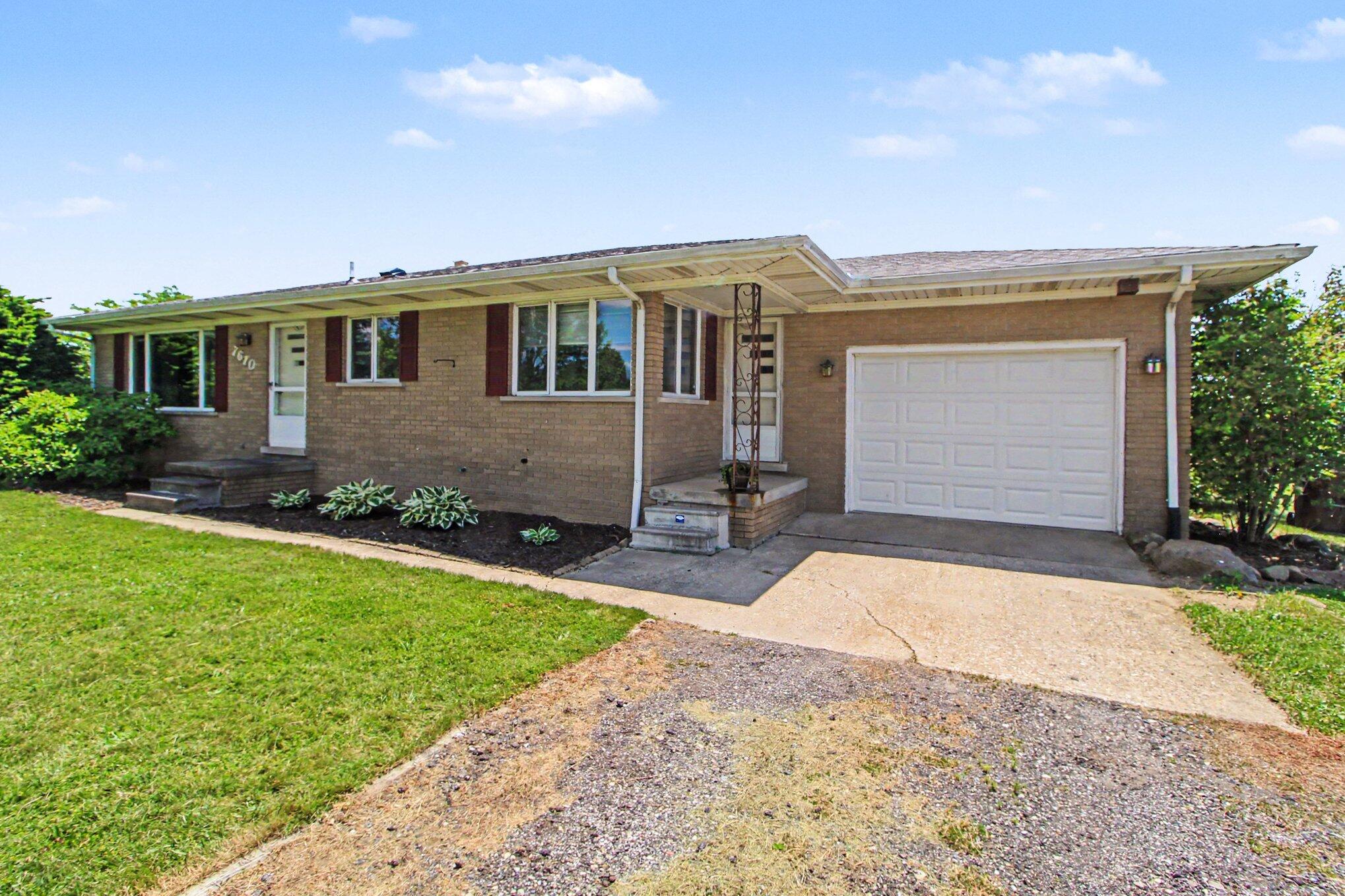 7610 Willis Road Ypsilanti, MI 48197 - Photo 4 of 38 005_file_9472