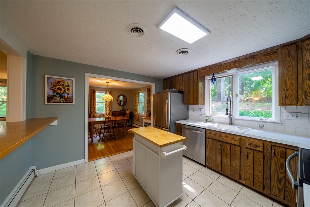 10 Trayer Road Canton, MA 02021 - Photo 3 of 32