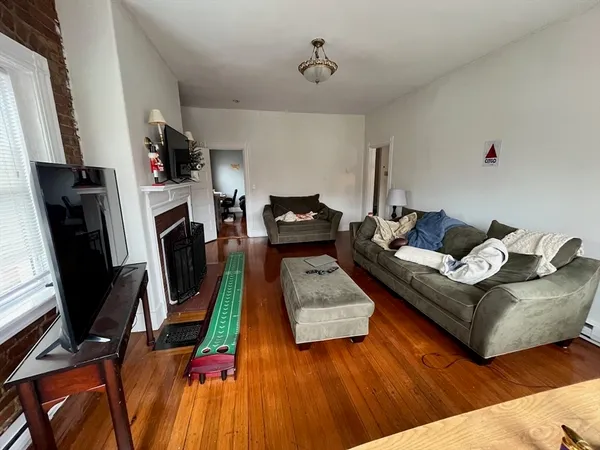 $4,750 | 915 Beacon Street, Unit 3, Boston, MA 02215