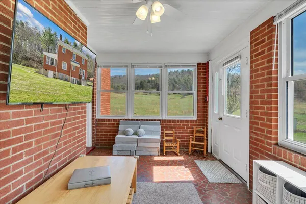 $264,950 | 10388 Bent Mountain Road, Bent Mountain, VA 24059