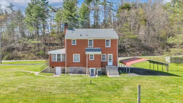 $264,950 | 10388 Bent Mountain Road, Bent Mountain, VA 24059