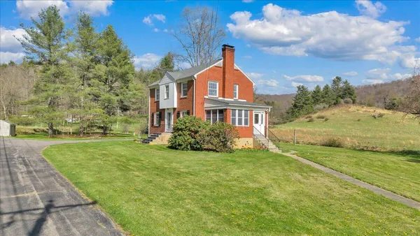 $264,950 | 10388 Bent Mountain Road, Bent Mountain, VA 24059