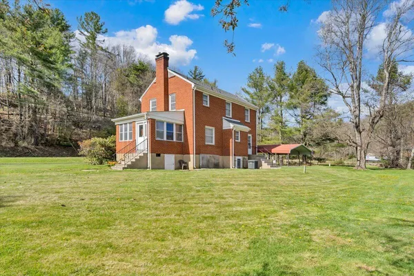 $264,950 | 10388 Bent Mountain Road, Bent Mountain, VA 24059