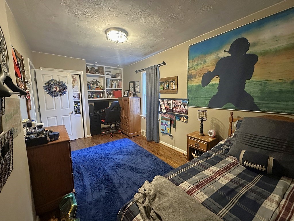 5038 Exeter Road Erie, PA 16509 - Photo 20 of 35 FIRST FLOOR BEDROOM, WOULD MAKE A GREAT OFFICE