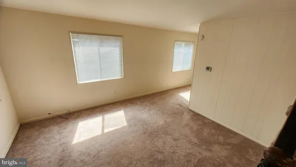 $2,500 | 27 South Hudson Street, Alexandria, VA 22304