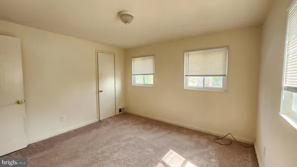 $2,500 | 27 South Hudson Street, Alexandria, VA 22304