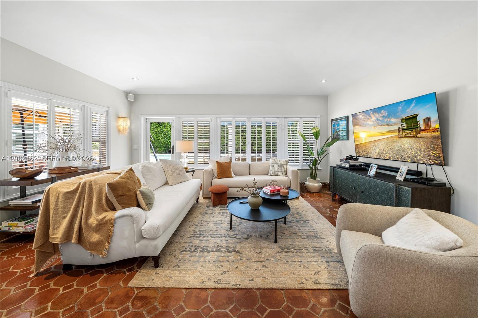 5621 Alton Road Miami Beach, FL 33140 - Photo 14 of 33