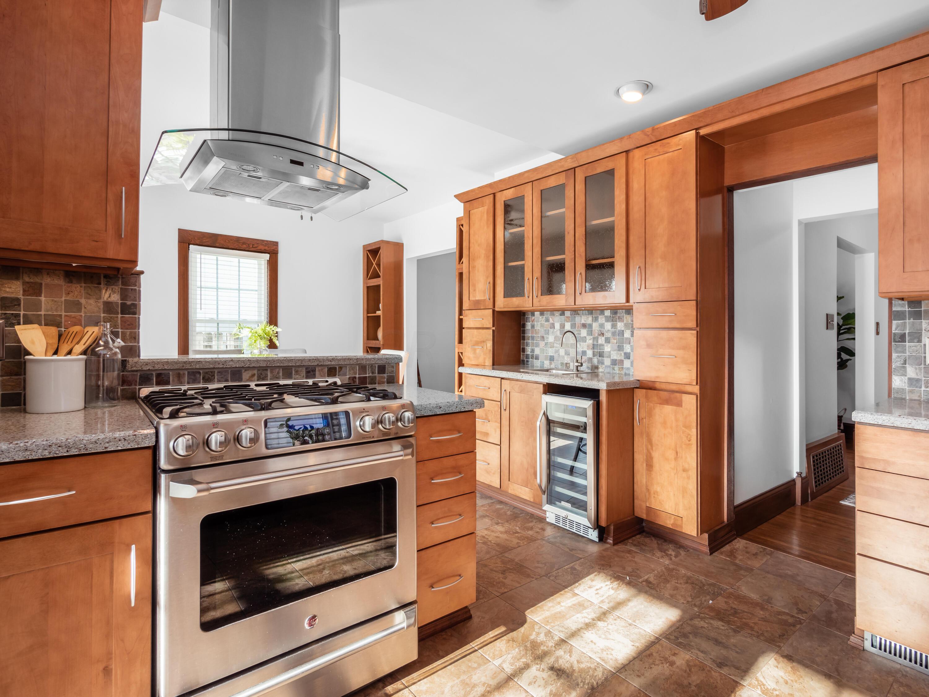 921 Timberman Road Columbus, OH 43212 - Photo 10 of 25 Updated Kitchen
