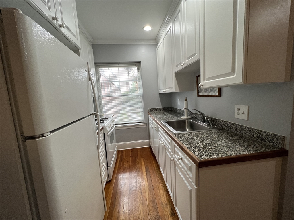 21 Bradlee Road, Unit 35 Medford, MA 02155 - Photo 7 of 15