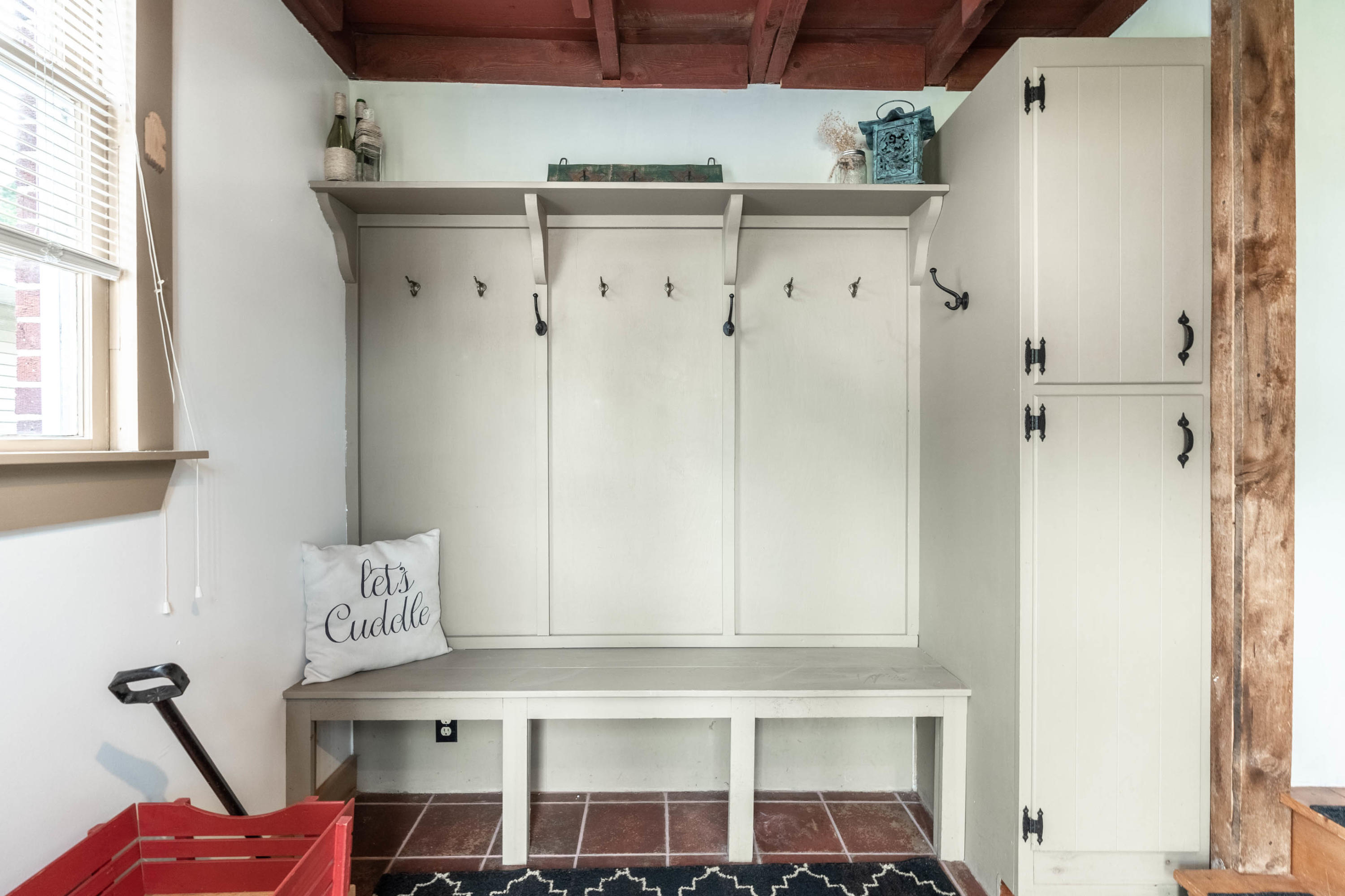 22 Colonial Road Westbrook, ME 04092 - Photo 5 of 25 Mud Room Storage