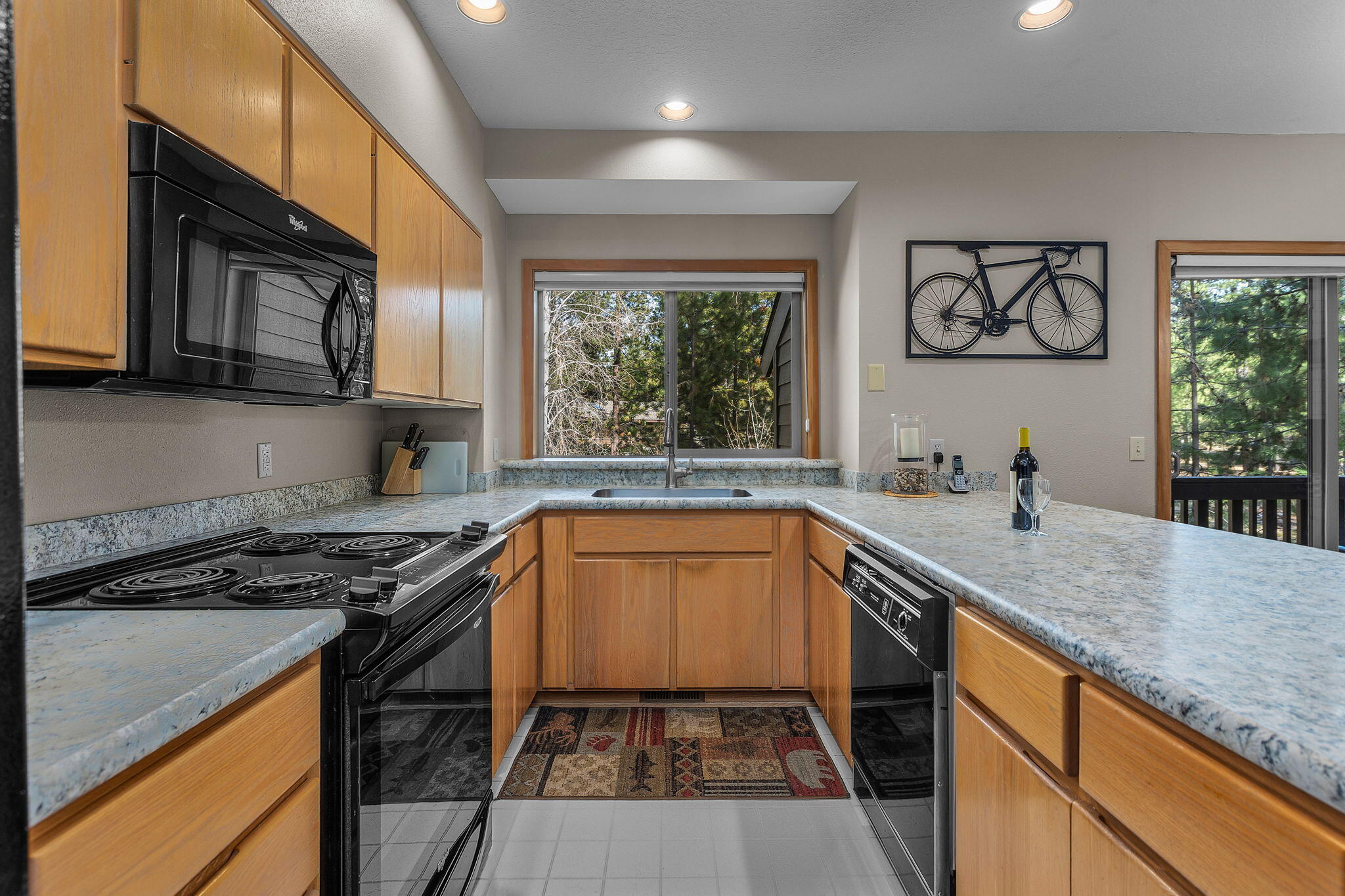 57407 Beaver Ridge Loop, Unit 44 Sunriver, OR 97707 - Photo 10 of 28 2025_10_23_57407_beaver_ridge_loop_n44-1