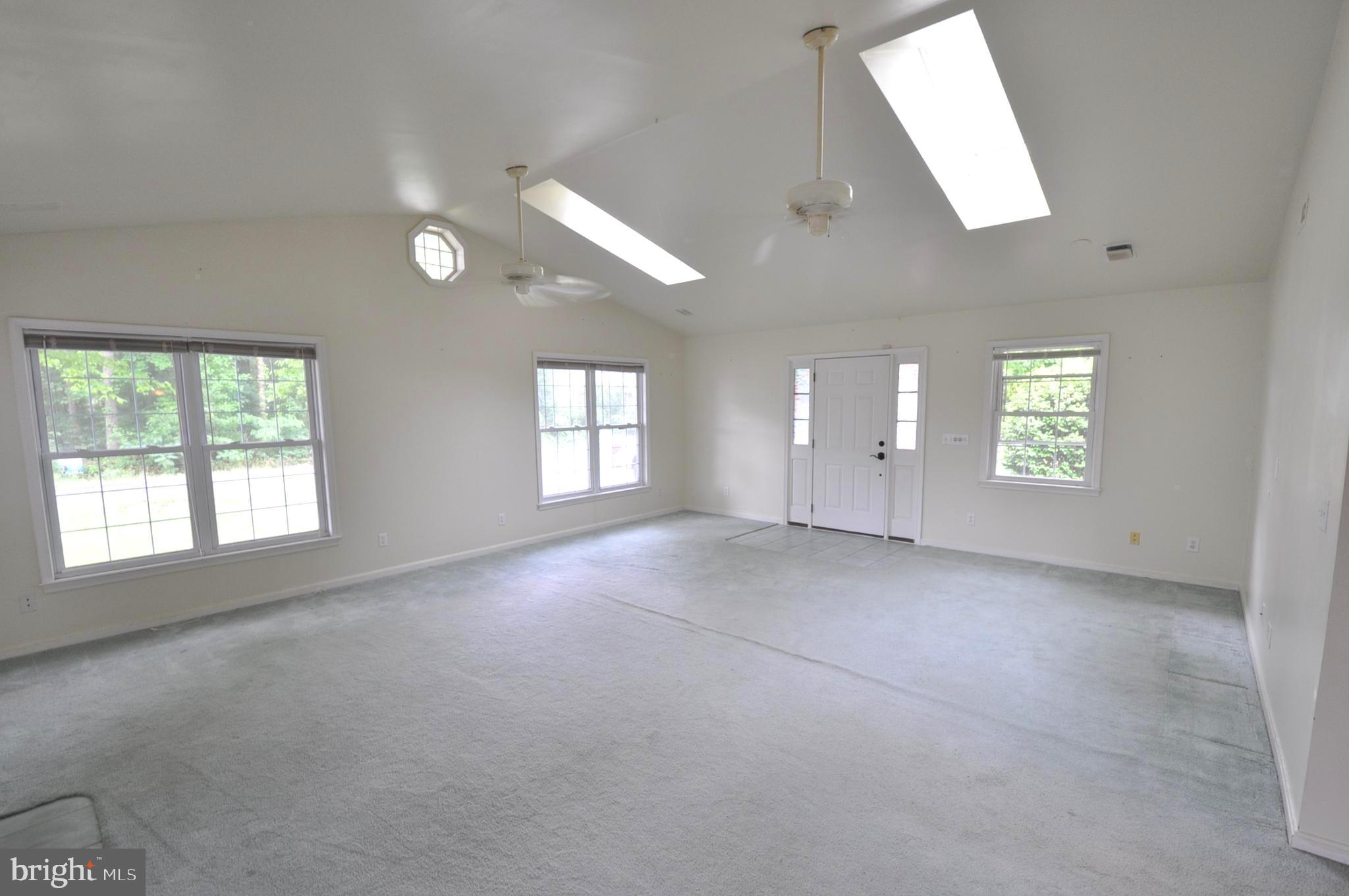 797 Forest Grove Road Colonial Beach, VA 22443 - Photo 9 of 40 Family Room