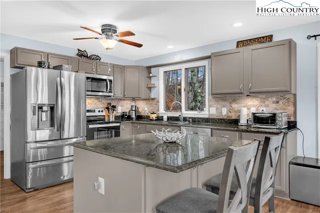 $569,900 | 555 Glenview Road, Newland, NC 28657