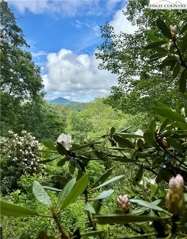 $569,900 | 555 Glenview Road, Newland, NC 28657