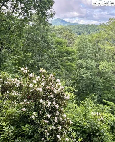 $569,900 | 555 Glenview Road, Newland, NC 28657