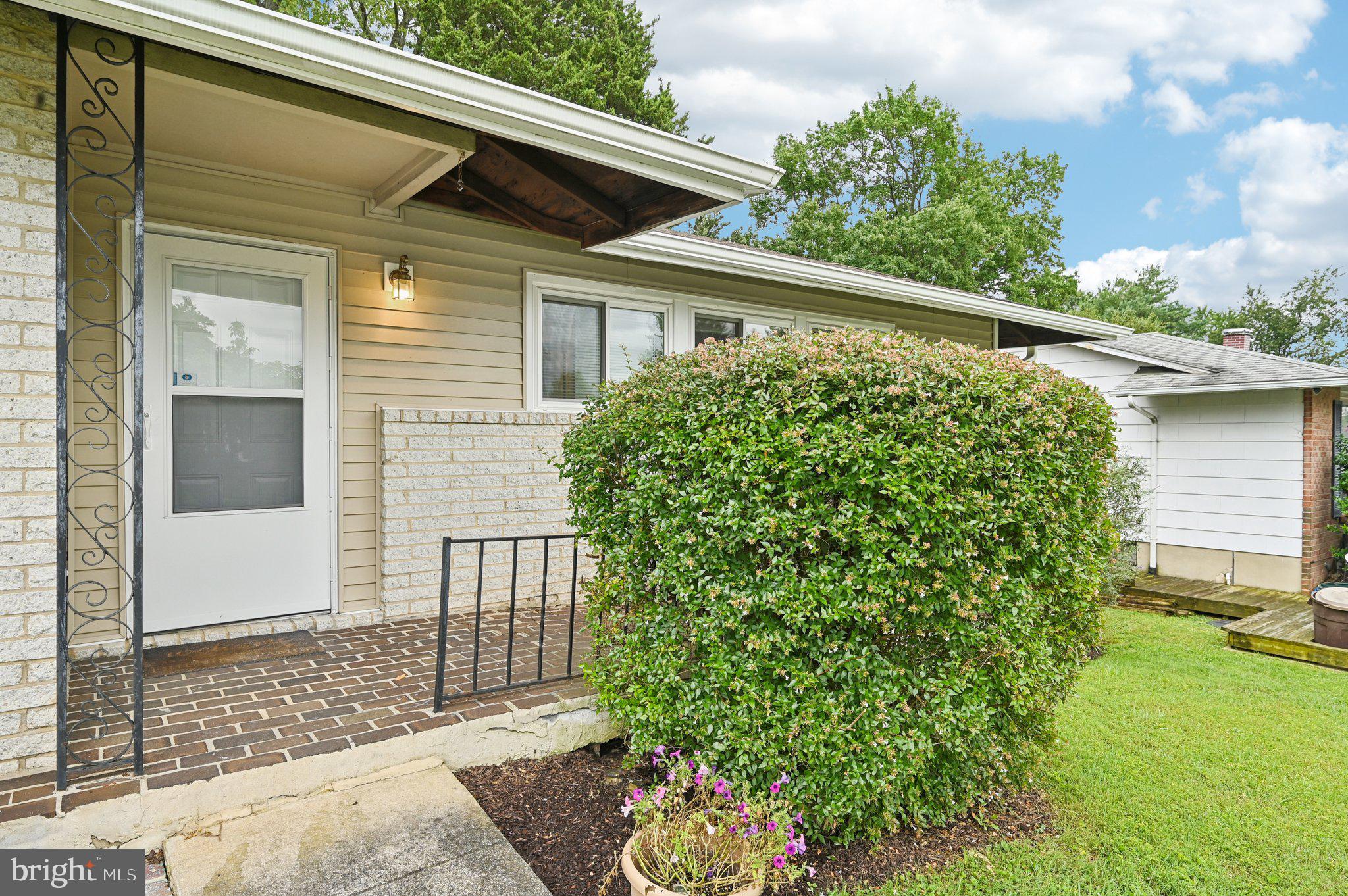 3947 Setonhurst Road Baltimore, MD 21208 - Photo 4 of 27