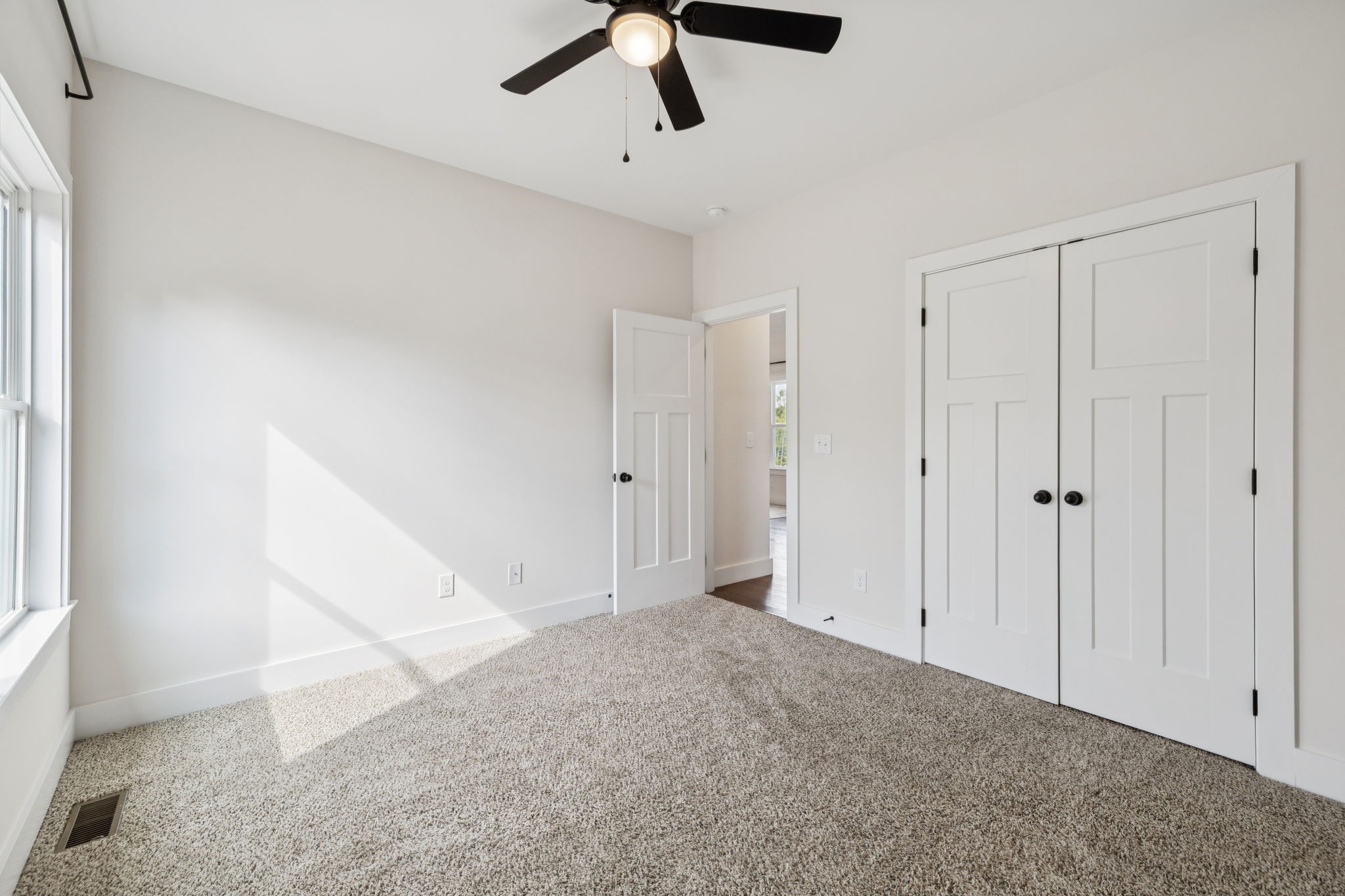 1220 Columbia Road Charlotte, TN 37036 - Photo 17 of 41 a view of an empty room