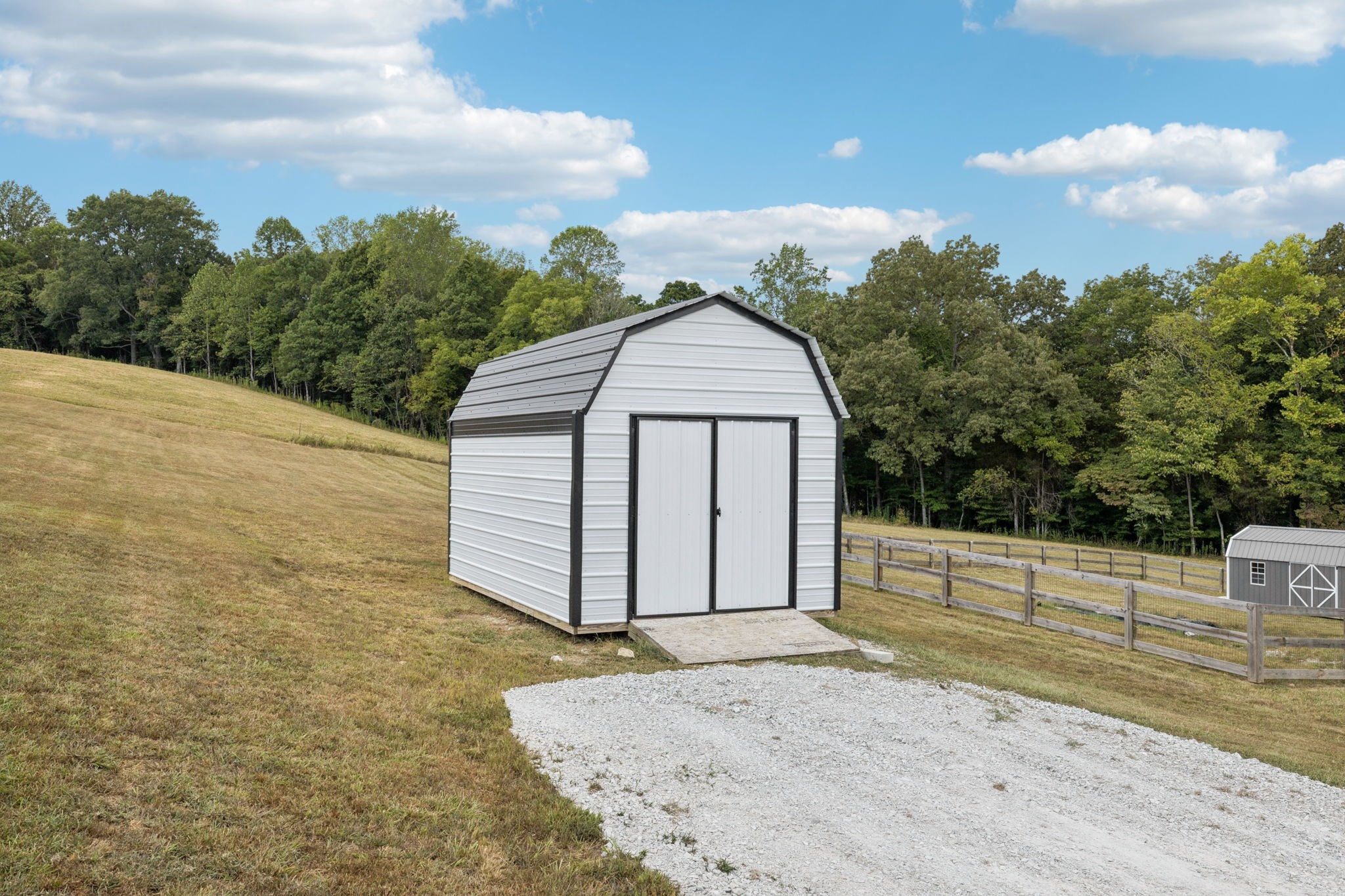 1220 Columbia Road Charlotte, TN 37036 - Photo 35 of 41 a view of a terrace