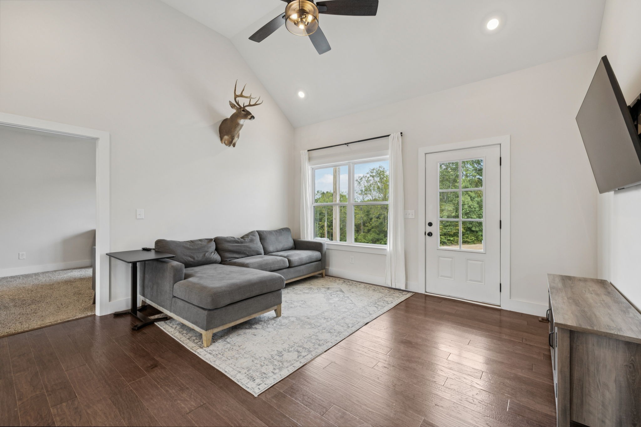 1220 Columbia Road Charlotte, TN 37036 - Photo 5 of 41 a living room with furniture and a window