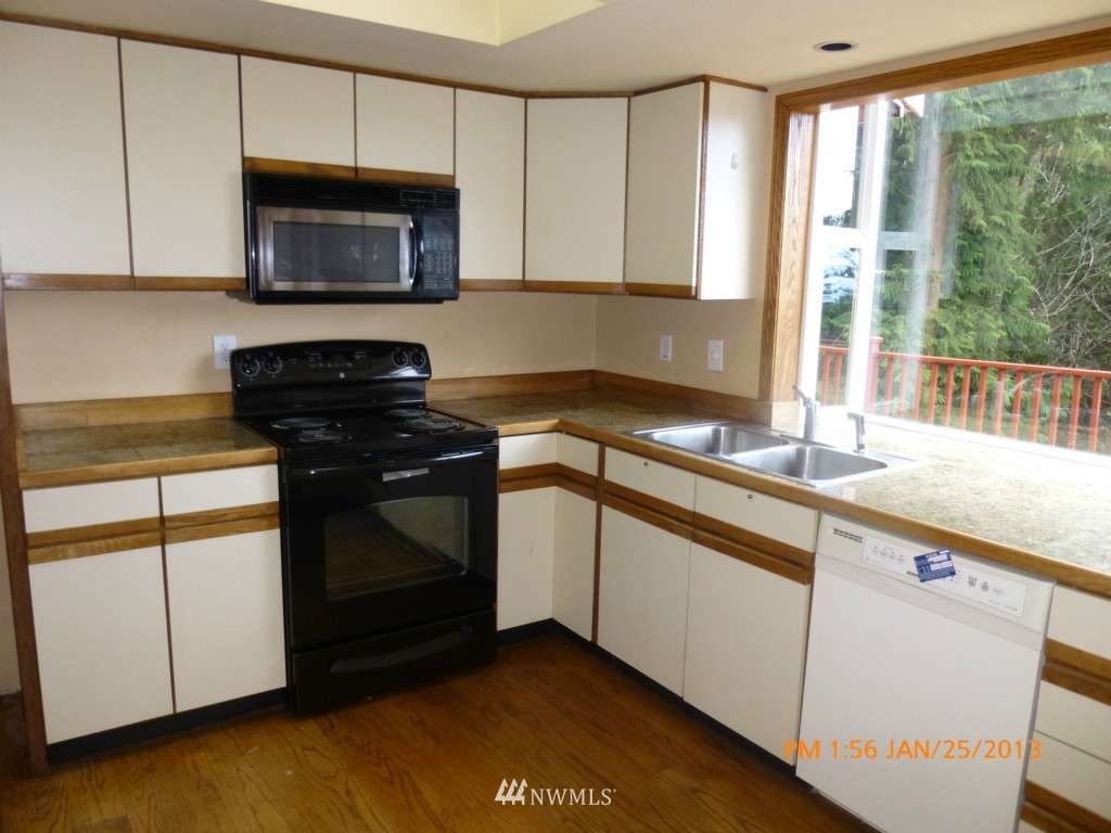 6528 148th Place Southwest Edmonds, WA 98026 - Photo 4 of 14