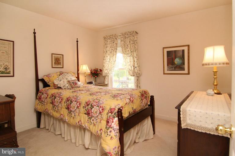 6089 Ryon Court Sykesville, MD 21784 - Photo 27 of 29 Bedroom