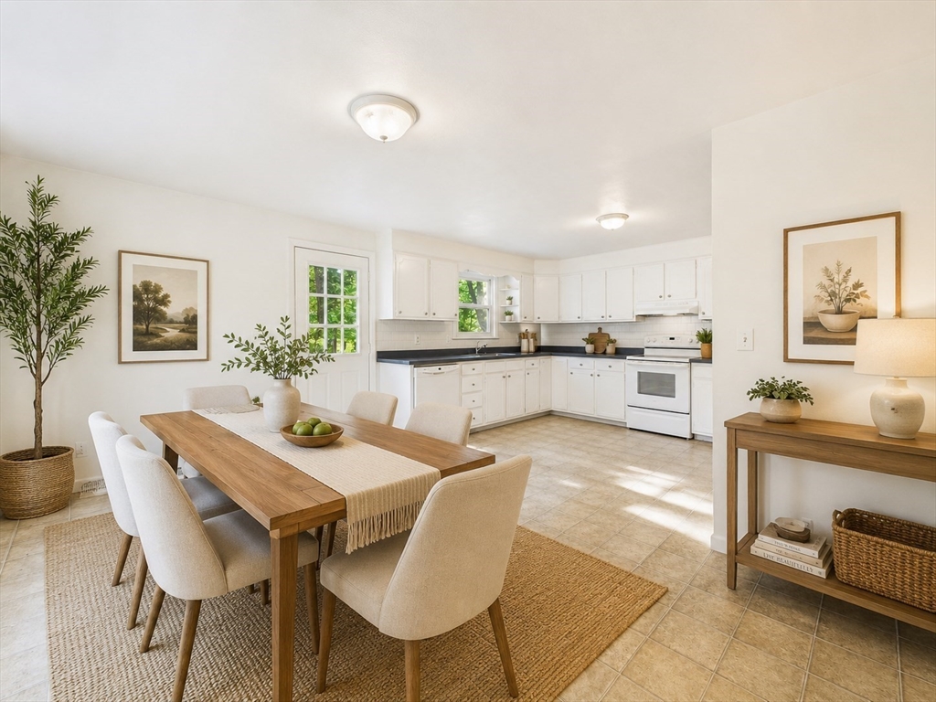 91 Old Post Road Sharon, MA 02067 - Photo 4 of 16