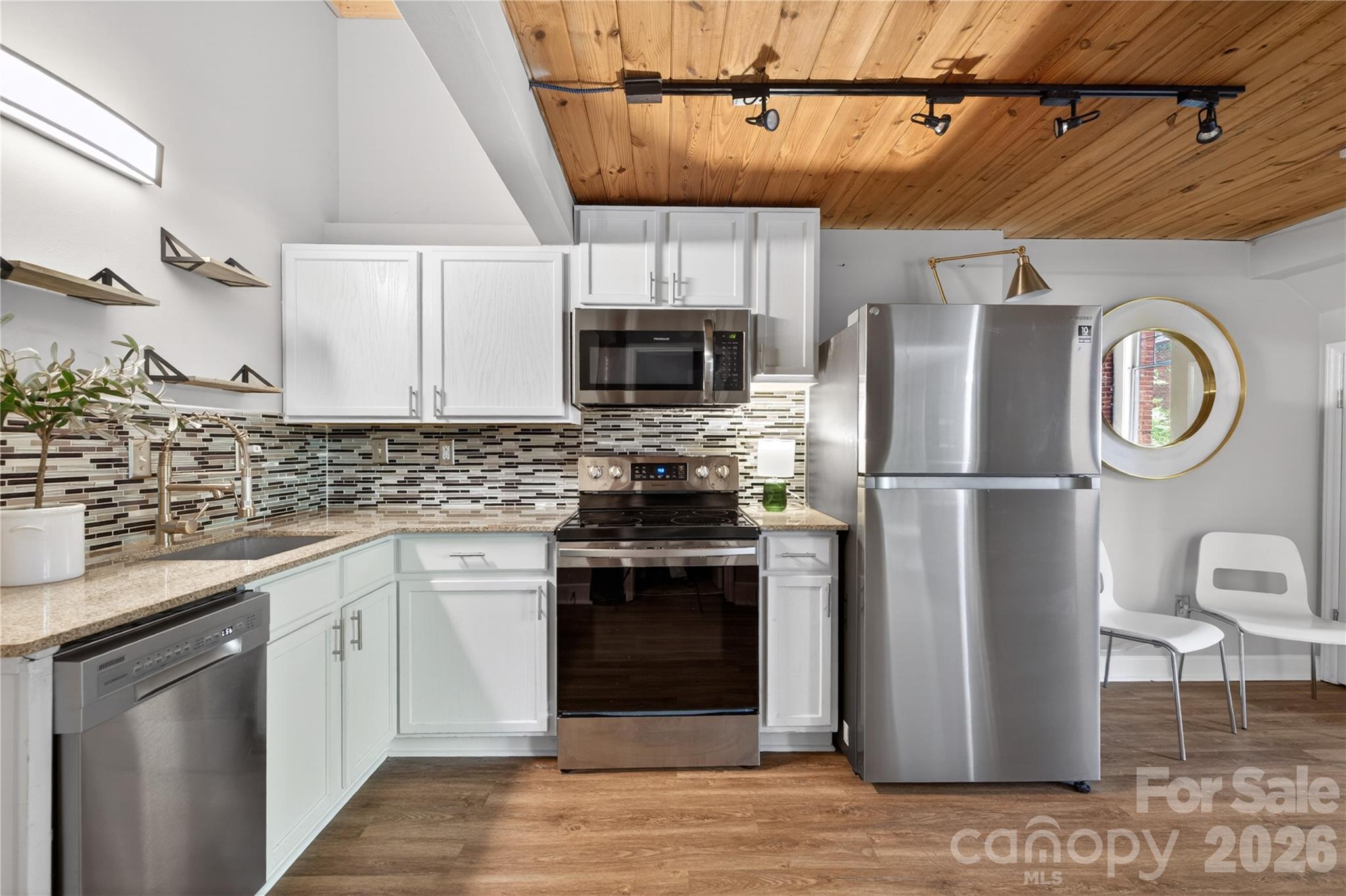 201 South Hoskins Road, Unit 121 Charlotte, NC 28208 - Photo 6 of 39