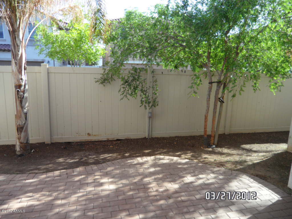 902 South Adam Way Gilbert, AZ 85296 - Photo 15 of 18 090