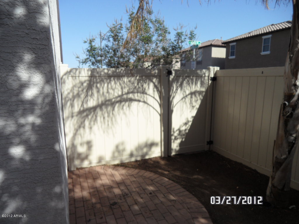 902 South Adam Way Gilbert, AZ 85296 - Photo 16 of 18 091