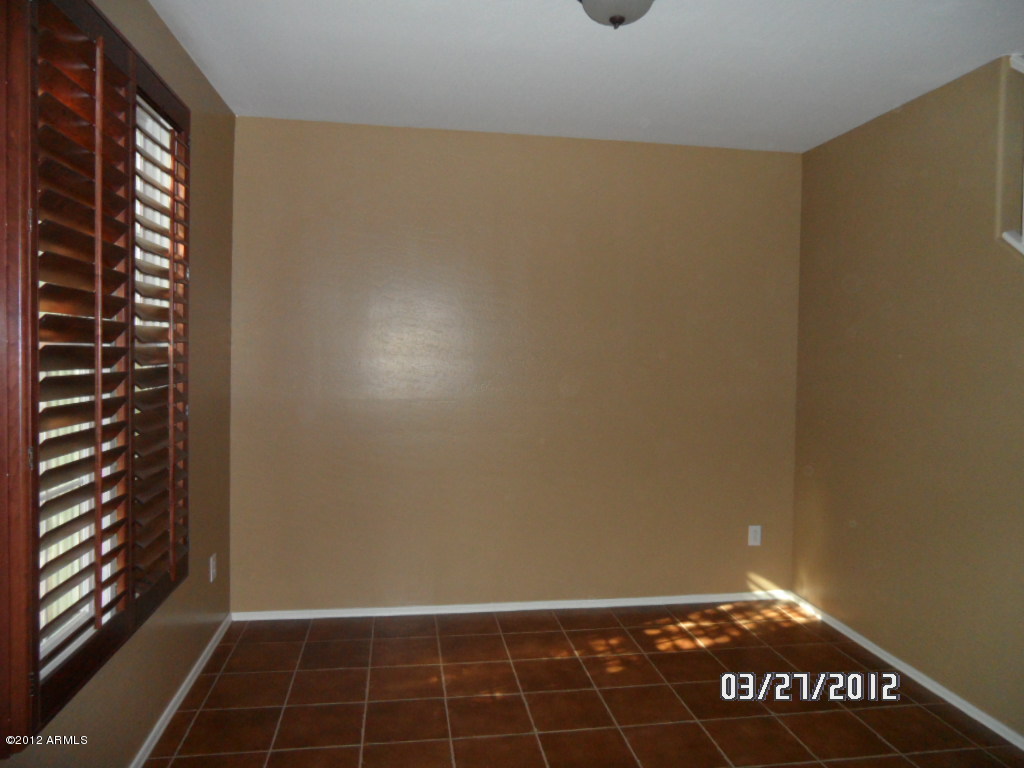 902 South Adam Way Gilbert, AZ 85296 - Photo 2 of 18 061