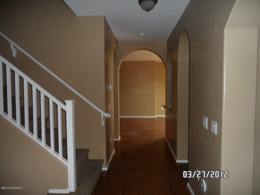 902 South Adam Way Gilbert, AZ 85296 - Photo 3 of 18 062