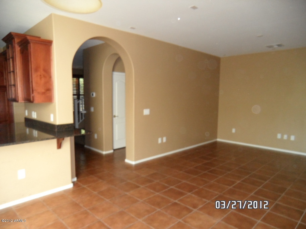 902 South Adam Way Gilbert, AZ 85296 - Photo 6 of 18 069