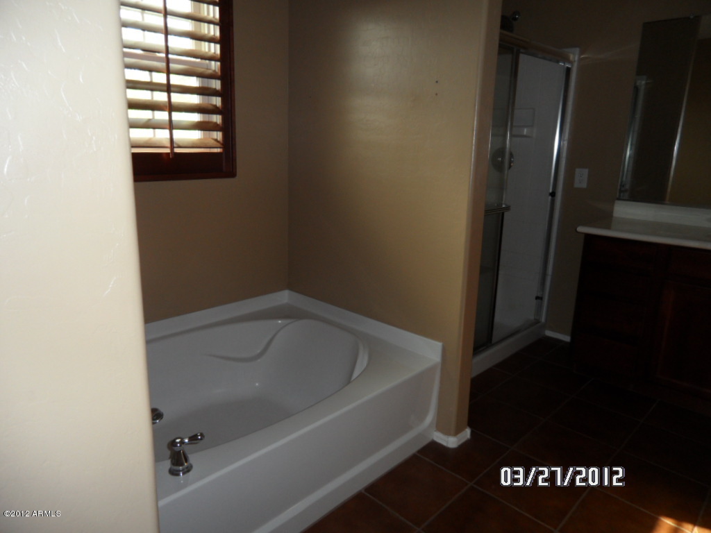 902 South Adam Way Gilbert, AZ 85296 - Photo 8 of 18 077