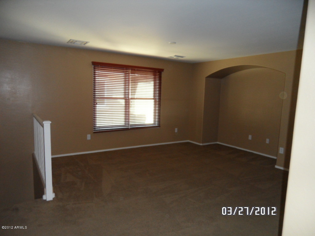 902 South Adam Way Gilbert, AZ 85296 - Photo 9 of 18 080