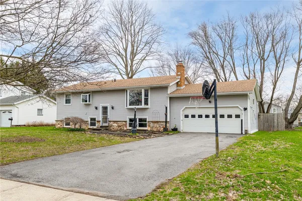 $299,900 | 308 Eden Lane, Greece, NY 14626