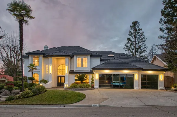 $1,574,000 | 9381 North Woodmont Drive, Fresno, CA 93720