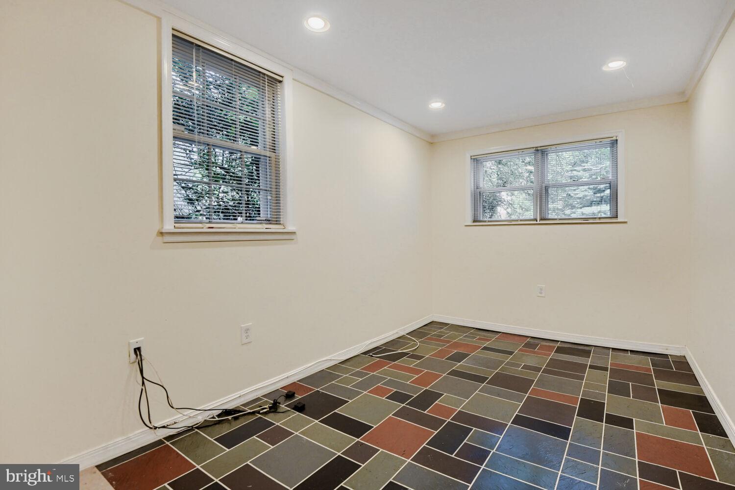 1218 Southview Road Baltimore, MD 21218 - Photo 9 of 23 Gallery Image 9