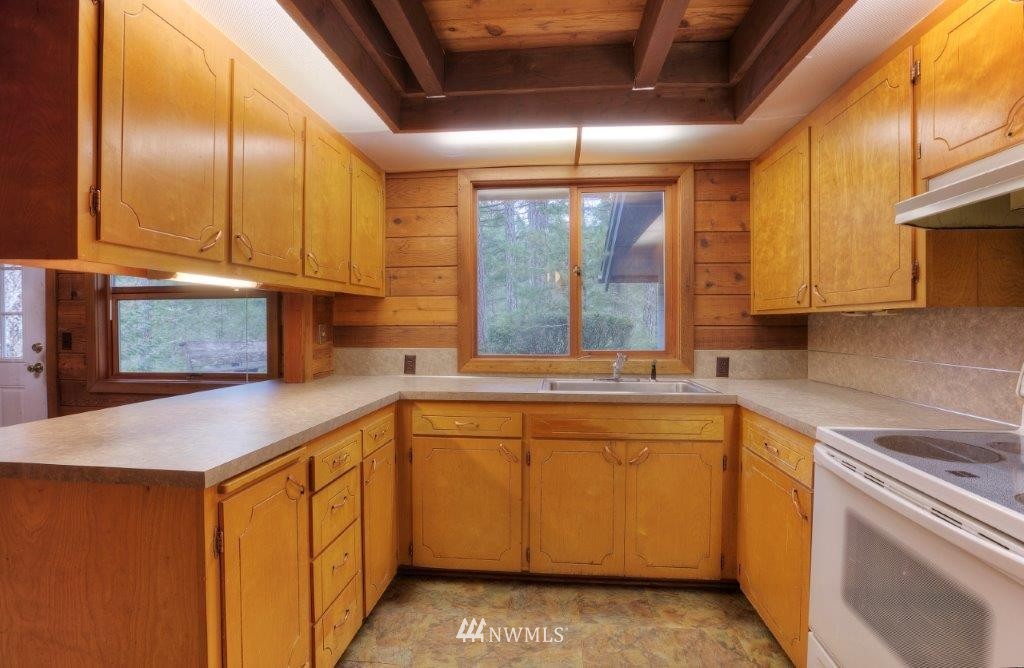 130 East Rhododendron Lane Union, WA 98592 - Photo 8 of 24 Gallery Image 8
