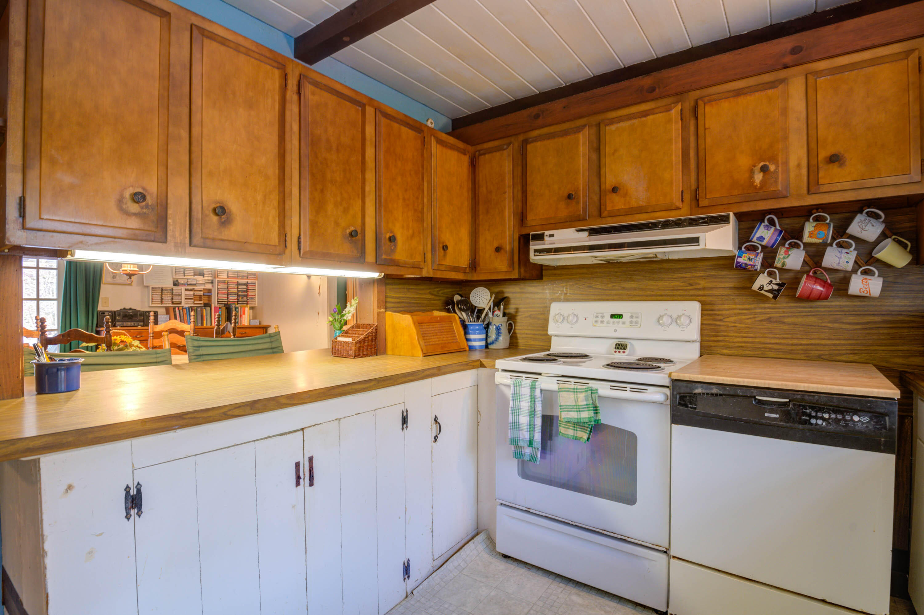 23 Pine Hill Road North Cape Neddick, ME 03902 - Photo 10 of 36 pic-14