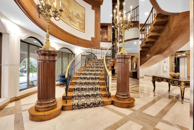 a view of entryway with a front door