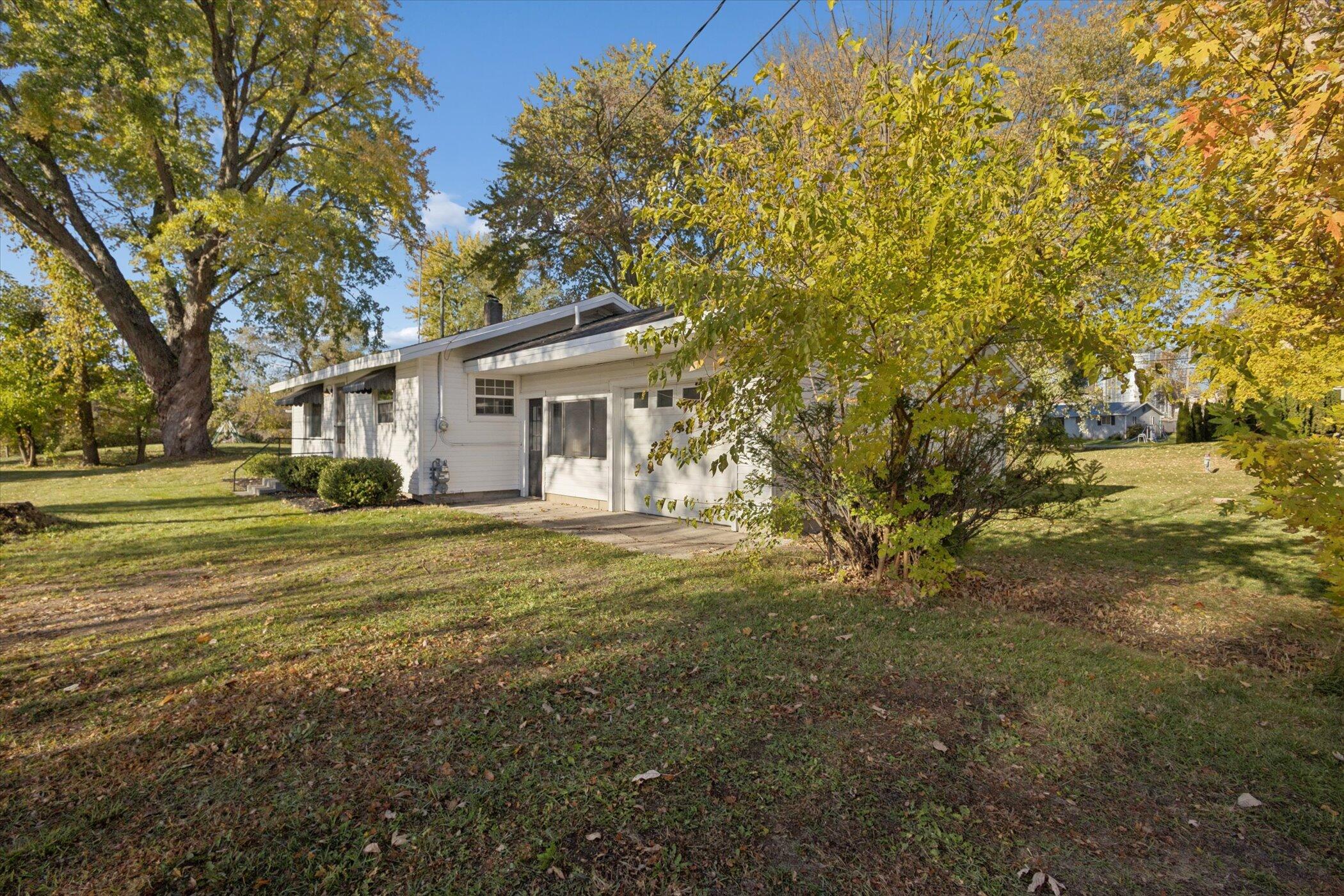 332 Mill Street Trufant, MI 49347 - Photo 12 of 58 05-332-Mill-St-Trufant-MI-49347-WindowSt