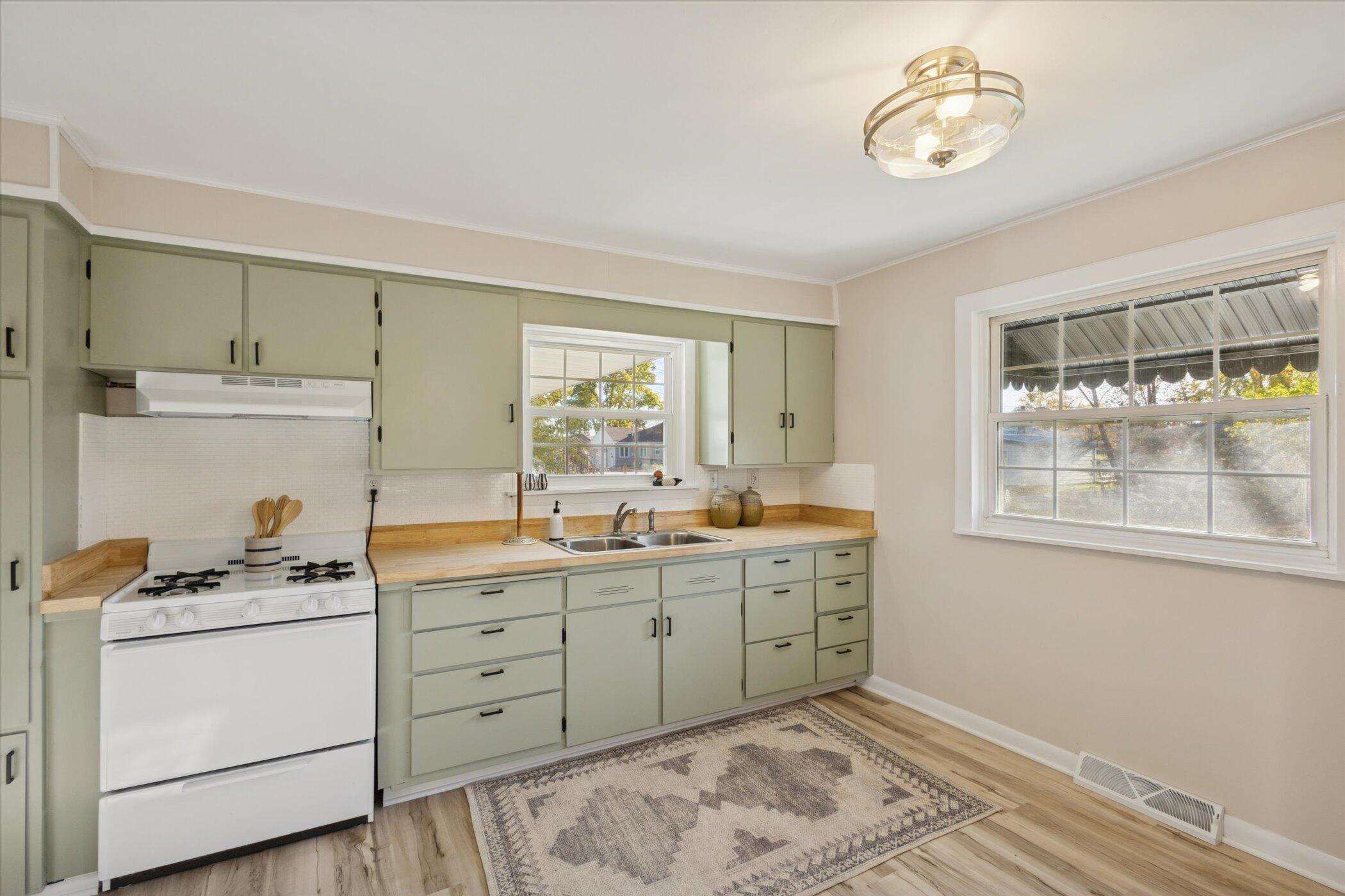 332 Mill Street Trufant, MI 49347 - Photo 25 of 58 14-332-Mill-St-Trufant-MI-49347-WindowSt