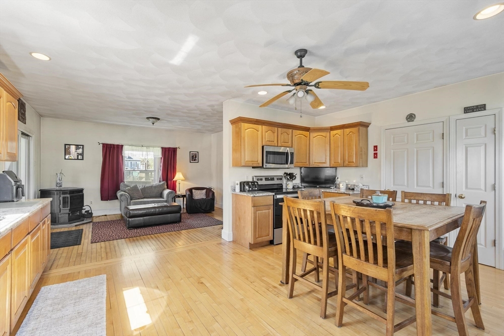 3 Southwick Road Peabody, MA 01960 - Photo 4 of 42