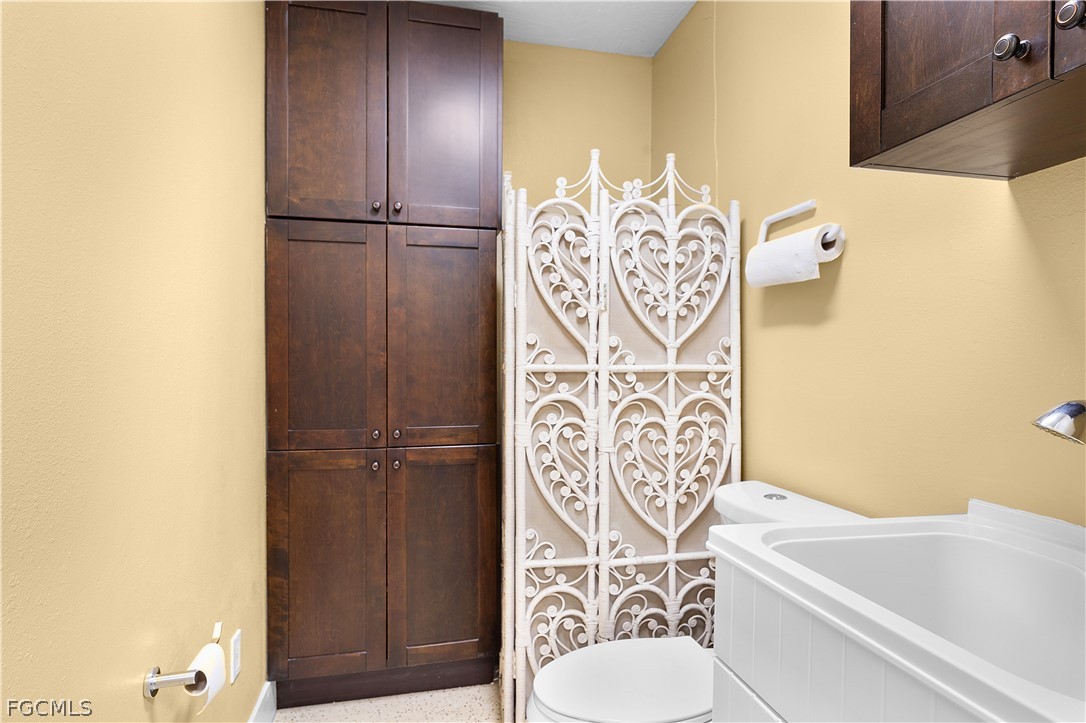 13520 Island Road Fort Myers, FL 33905 - Photo 25 of 36 a bathroom with a bathtub and shower