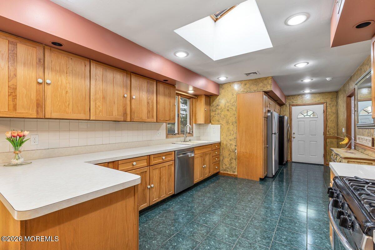 39 Wooley Street Matawan, NJ 07747 - Photo 7 of 39 Kitchen