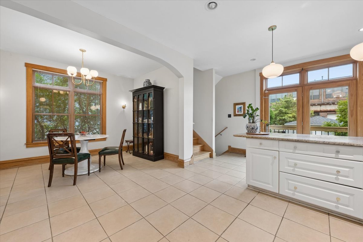 4237 North Wolcott Avenue Chicago, IL 60613 - Photo 18 of 38
